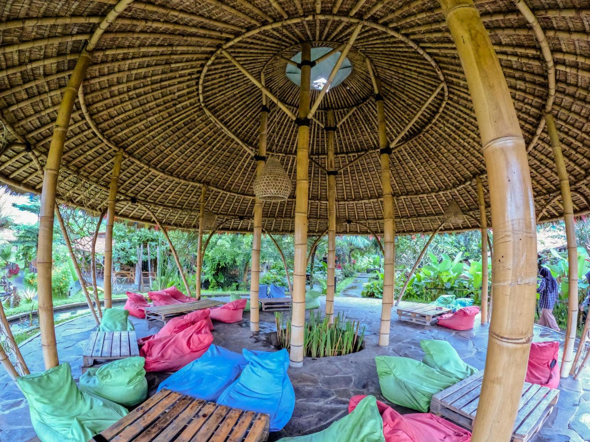 Villa Aranka Tempasan à Sangyang Extérieur photo