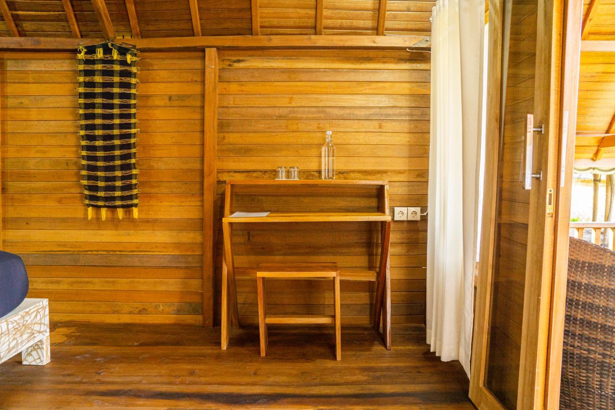 Villa Aranka Tempasan à Sangyang Extérieur photo