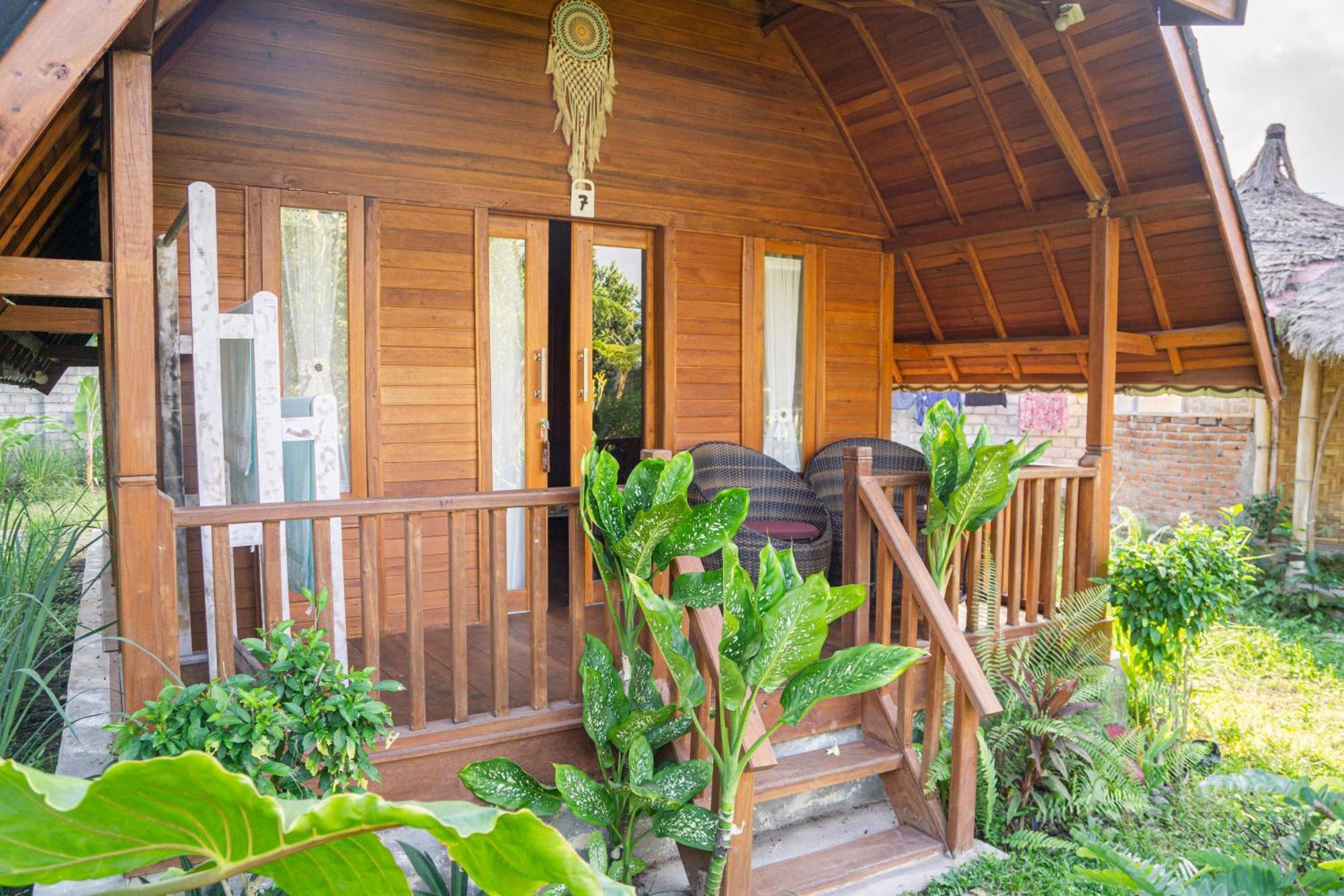 Villa Aranka Tempasan à Sangyang Extérieur photo