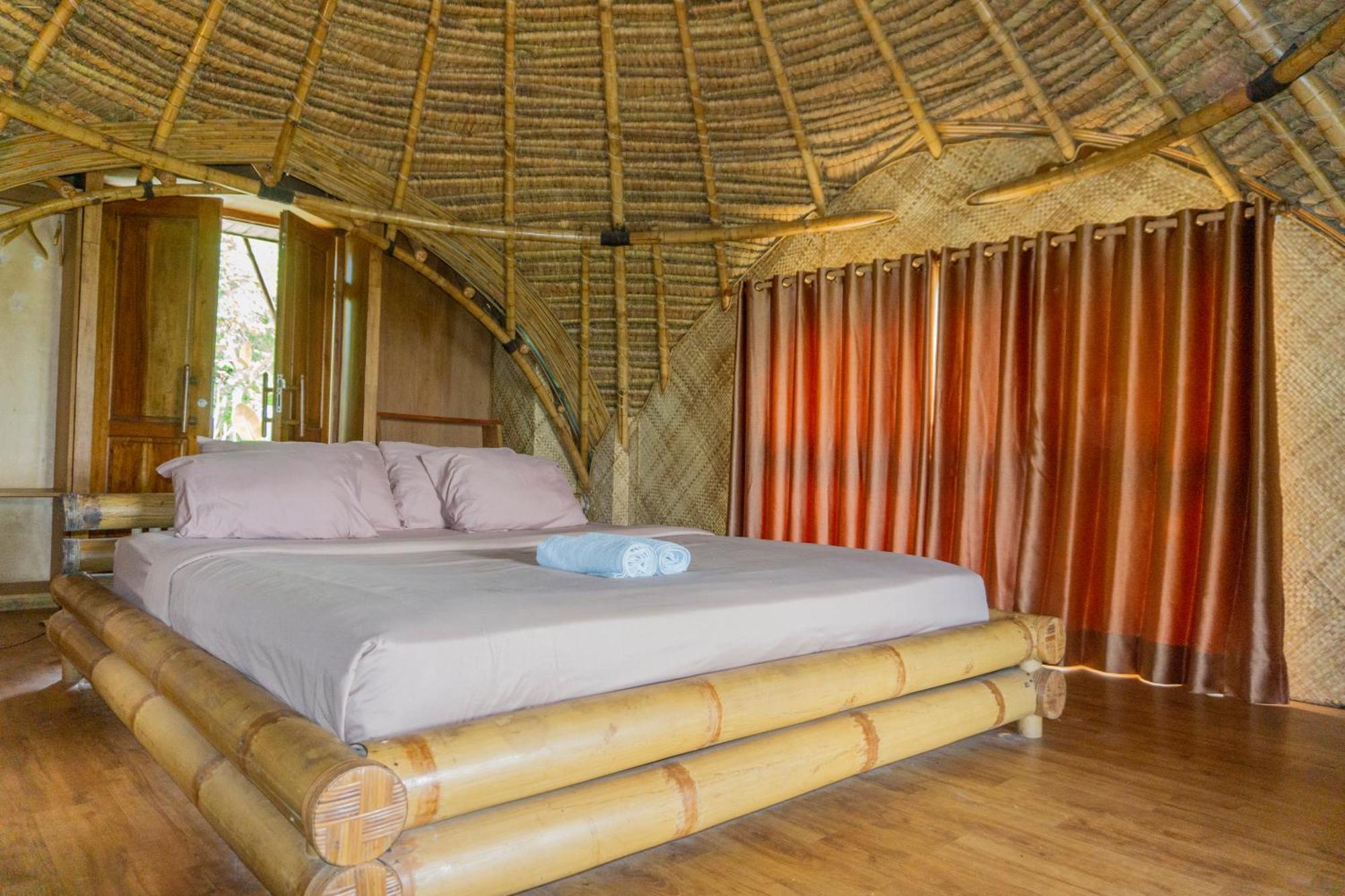 Villa Aranka Tempasan à Sangyang Extérieur photo