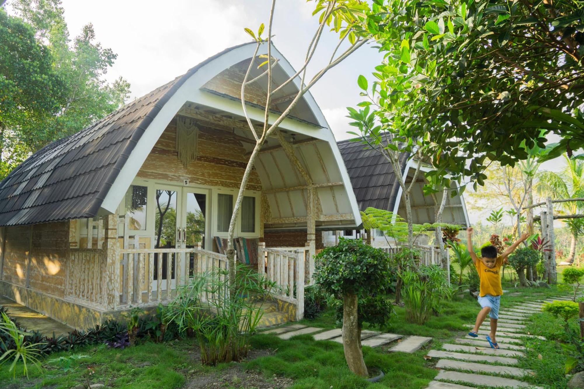 Villa Aranka Tempasan à Sangyang Extérieur photo