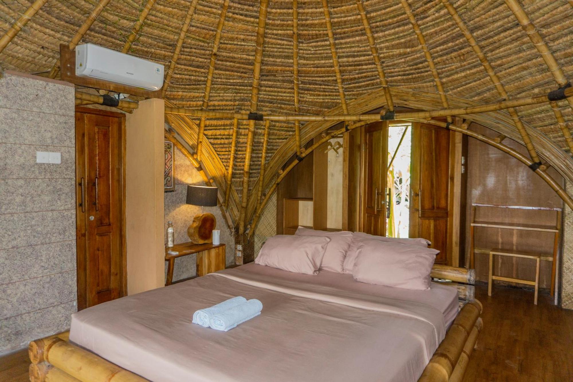 Villa Aranka Tempasan à Sangyang Extérieur photo