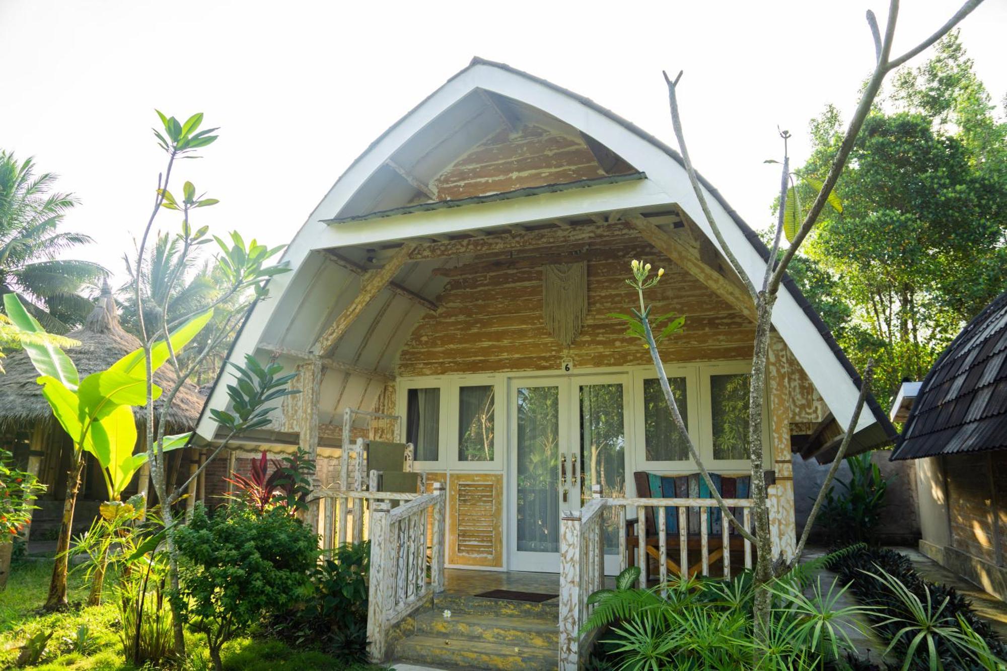 Villa Aranka Tempasan à Sangyang Extérieur photo